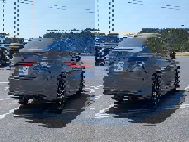 Used 2024 Toyota Camry SE image 5