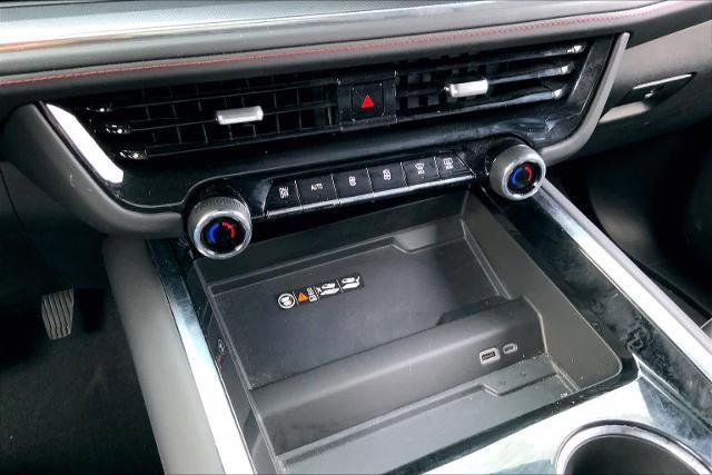 Used 2025 Chevrolet Suburban RST w/ Comfort Package image 31