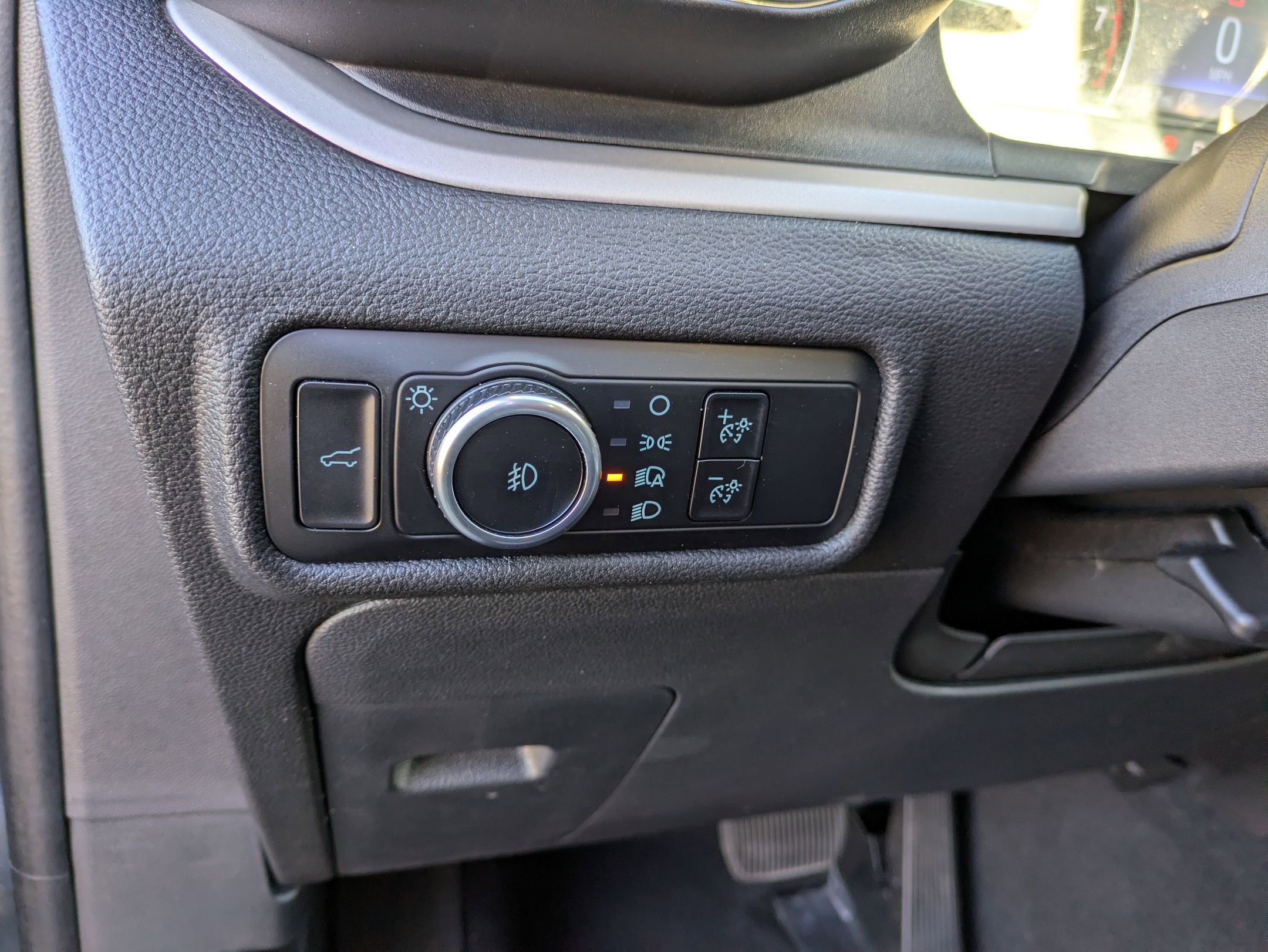 Certified 2023 Ford Explorer XLT w/ Equipment Group 202A image 17