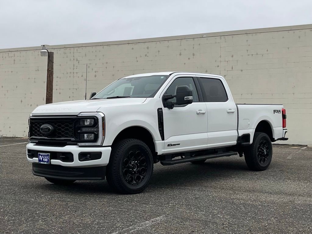 Certified 2025 Ford F350 Lariat w/ Black Appearance Package image 2