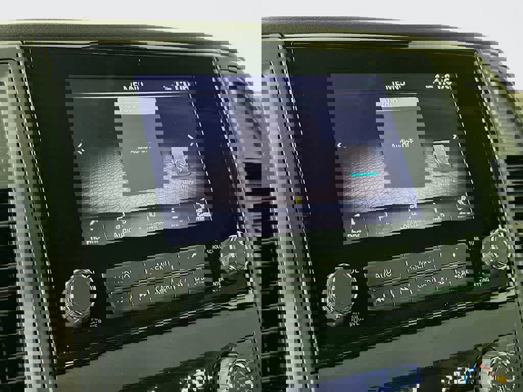 Used 2024 Nissan Titan SV w/ SV Convenience Package image 20