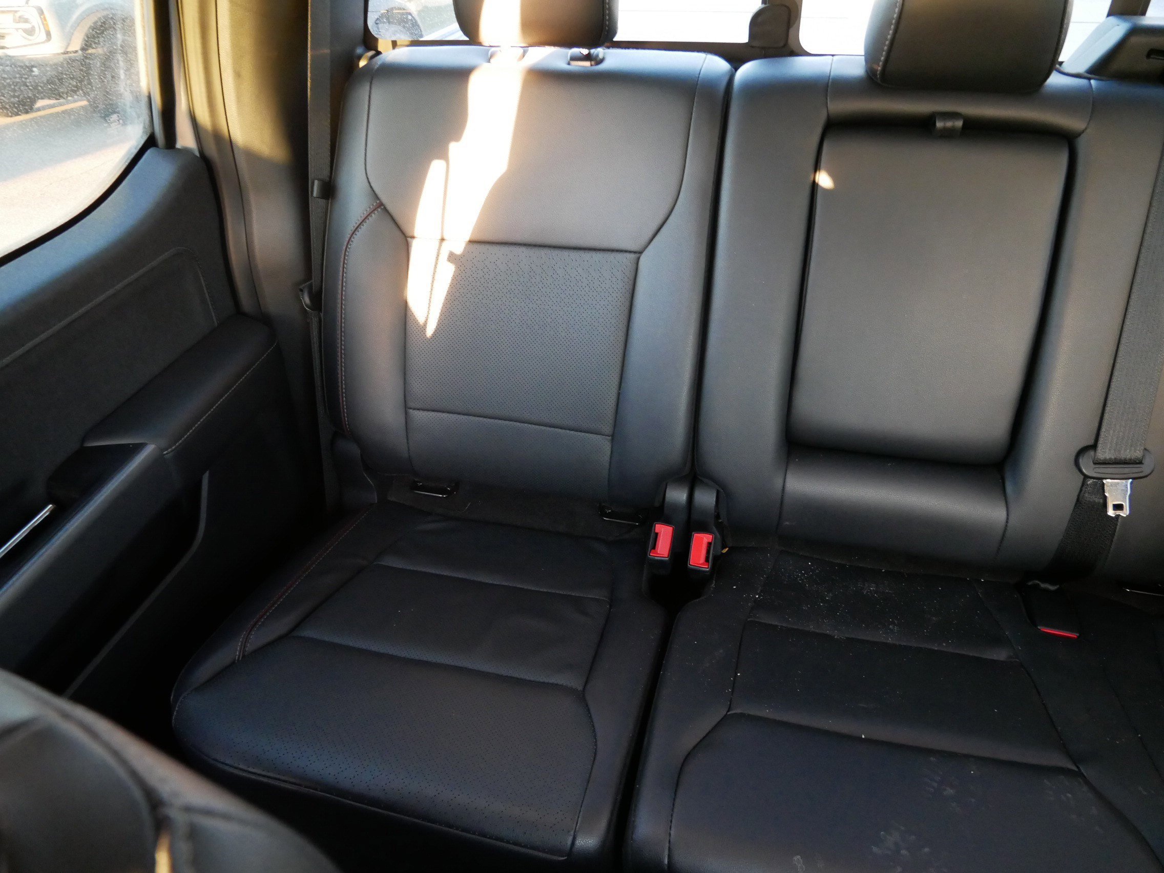 Certified 2022 Ford F150 Lariat w/ Equipment Group 501A Mid image 12