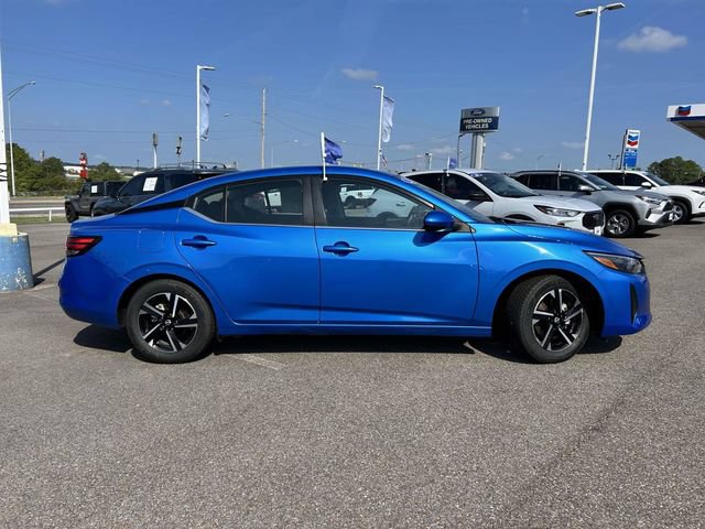 Used 2025 Nissan Sentra SV FWD image 2