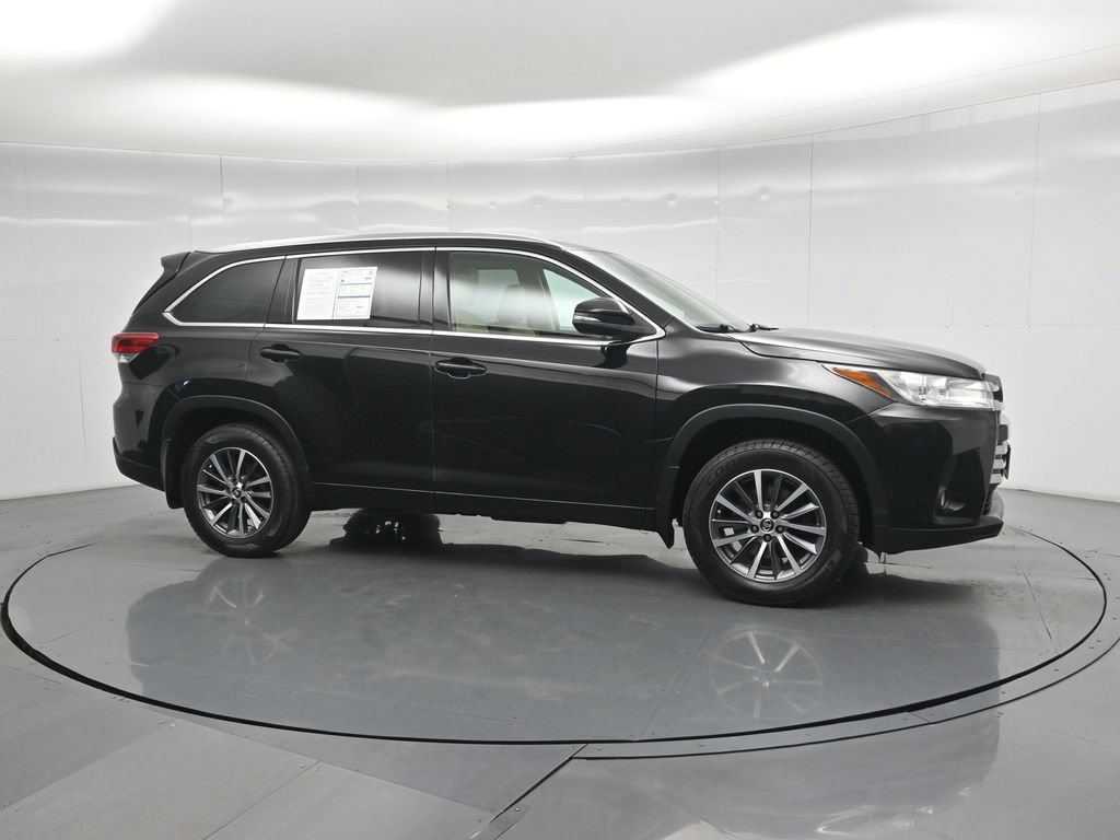 Used 2018 Toyota Highlander XLE AWD/4WD image 25
