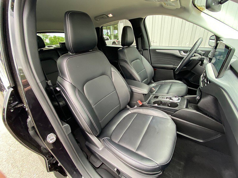 Certified 2025 Ford Escape Platinum AWD/4WD image 29