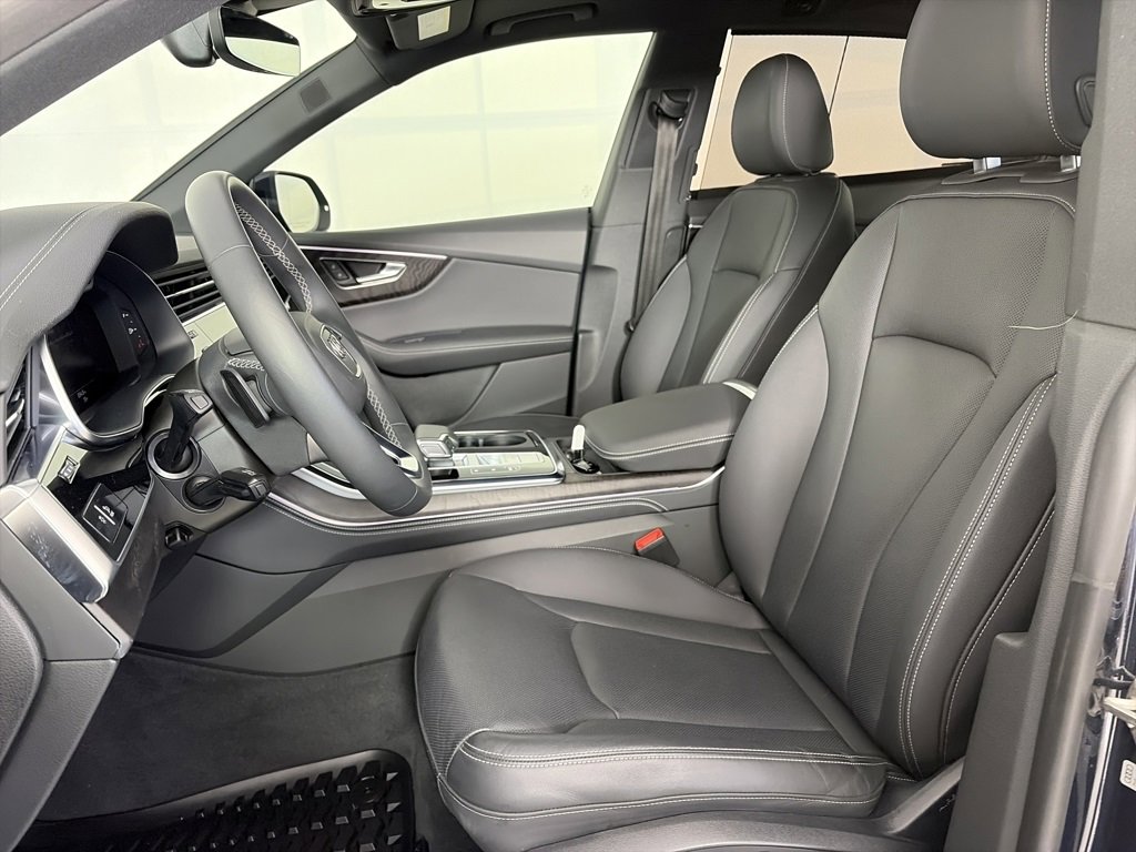 Used 2023 Audi Q8 Prestige image 11