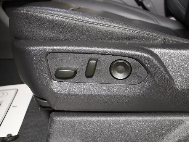 Used 2025 Chevrolet Silverado 1500 LT Trail Boss w/ Convenience Package II image 18