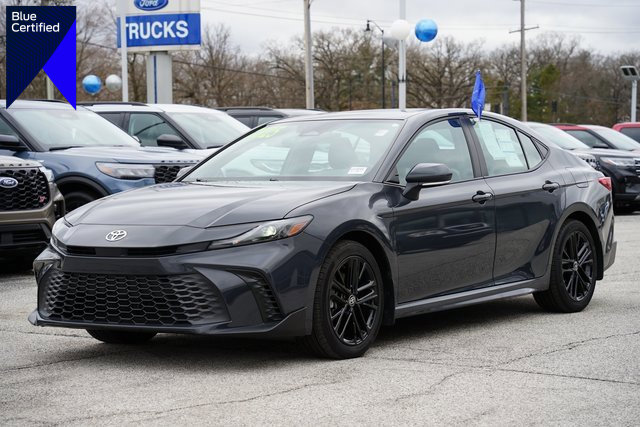 Used 2025 Toyota Camry SE w/ Multimedia Upgrade Package