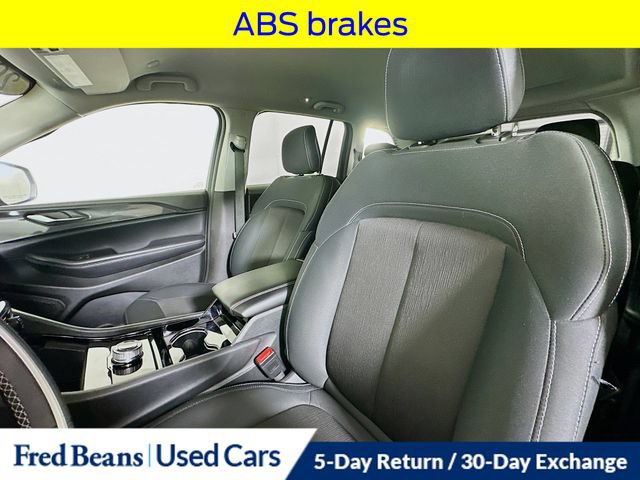 Used 2023 Jeep Grand Cherokee Laredo w/ Luxury Tech Group I AWD/4WD image 25