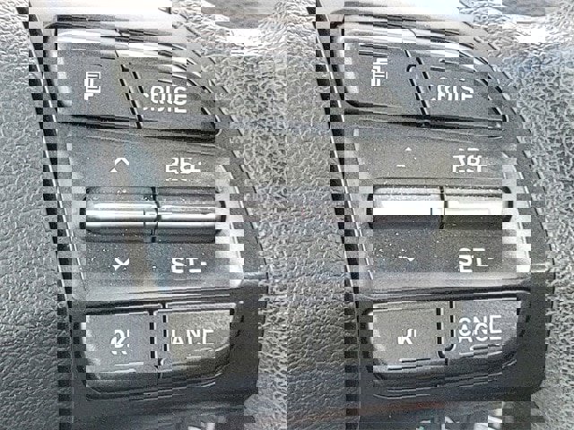 Used 2019 Hyundai Elantra GT image 34