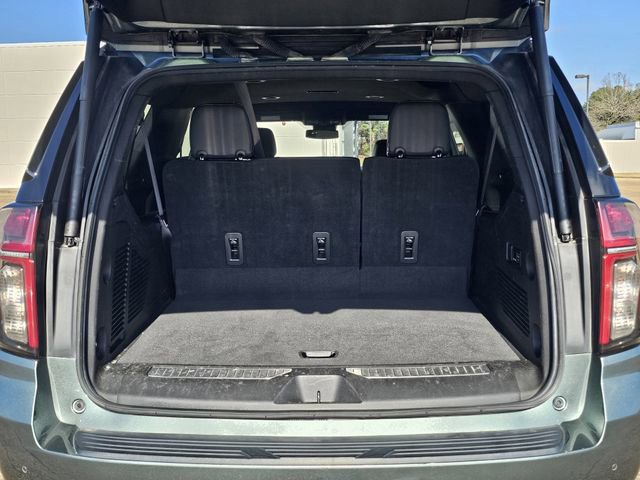 Used 2023 Chevrolet Suburban Premier image 29