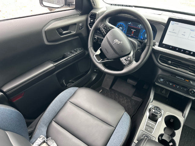 Certified 2025 Ford Bronco Sport Outer Banks w/ Outer Banks Tech Package+ AWD/4WD image 19