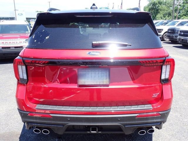 Certified 2025 Ford Explorer ST AWD/4WD image 6