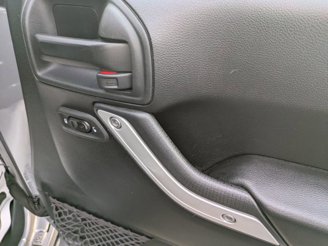 Used 2017 Jeep Wrangler Unlimited Sahara w/ Connectivity Group image 29