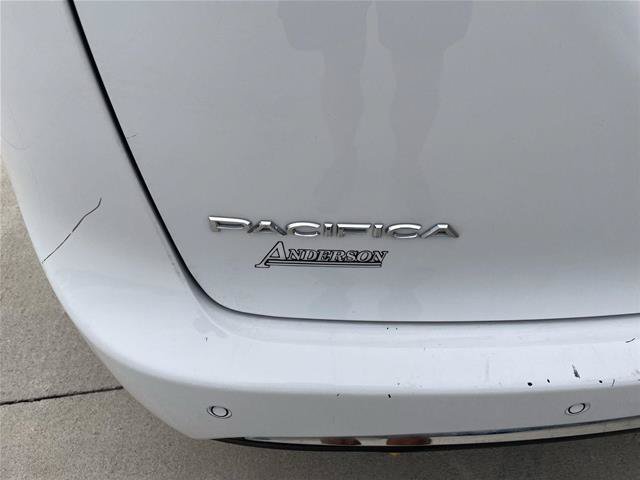 Used 2024 Chrysler Pacifica Touring-L FWD image 36