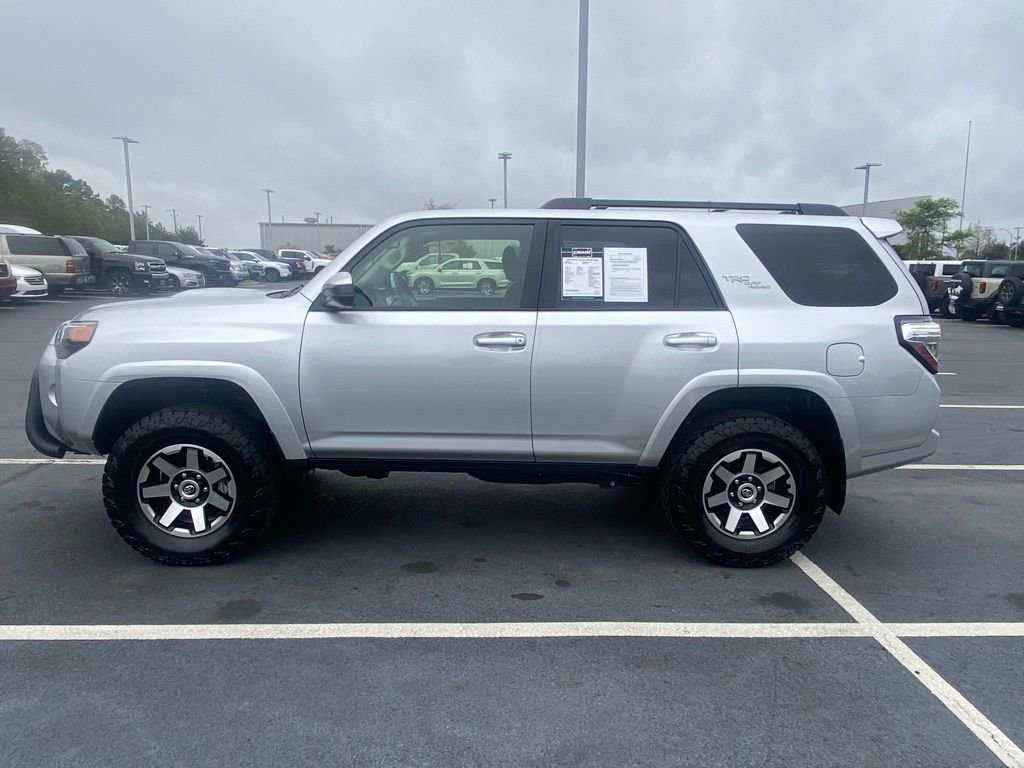 Used 2024 Toyota 4Runner TRD Off-Road image 2