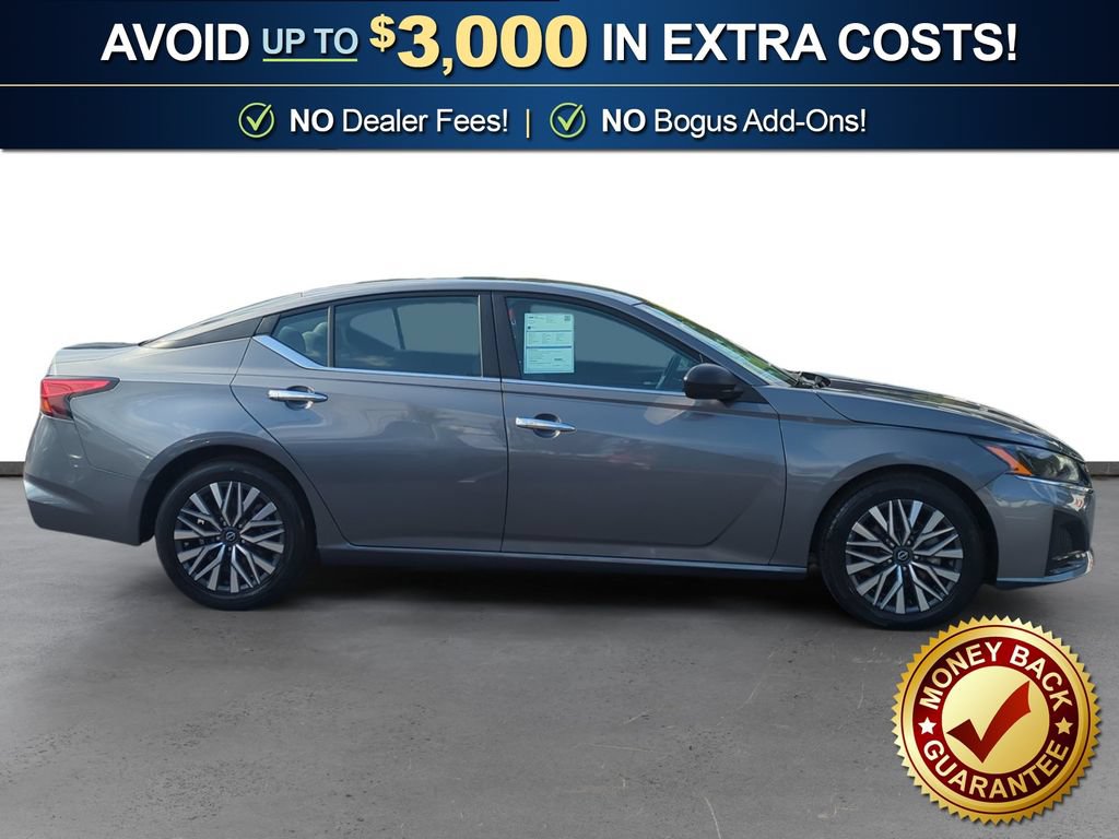 Used 2024 Nissan Altima 2.5 SV FWD image 8