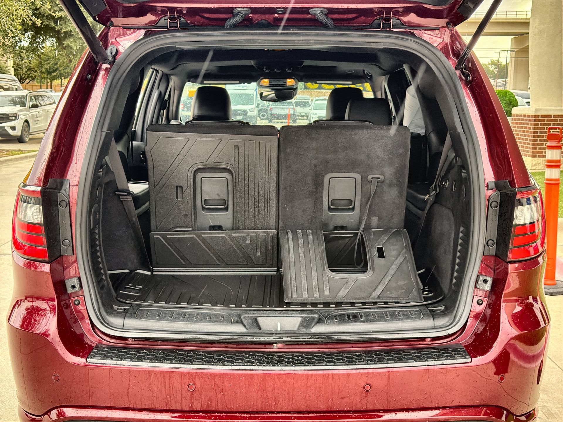 Used 2023 Dodge Durango R/T w/ Tow 'N Go Package AWD/4WD image 25