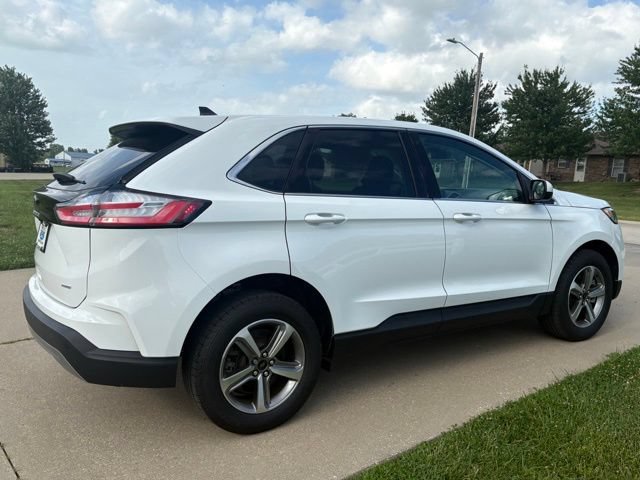 Certified 2024 Ford Edge SEL w/ Convenience Package AWD/4WD image 4