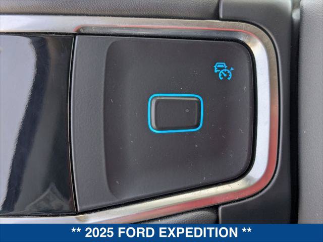 Certified 2025 Ford Expedition Active AWD/4WD image 14
