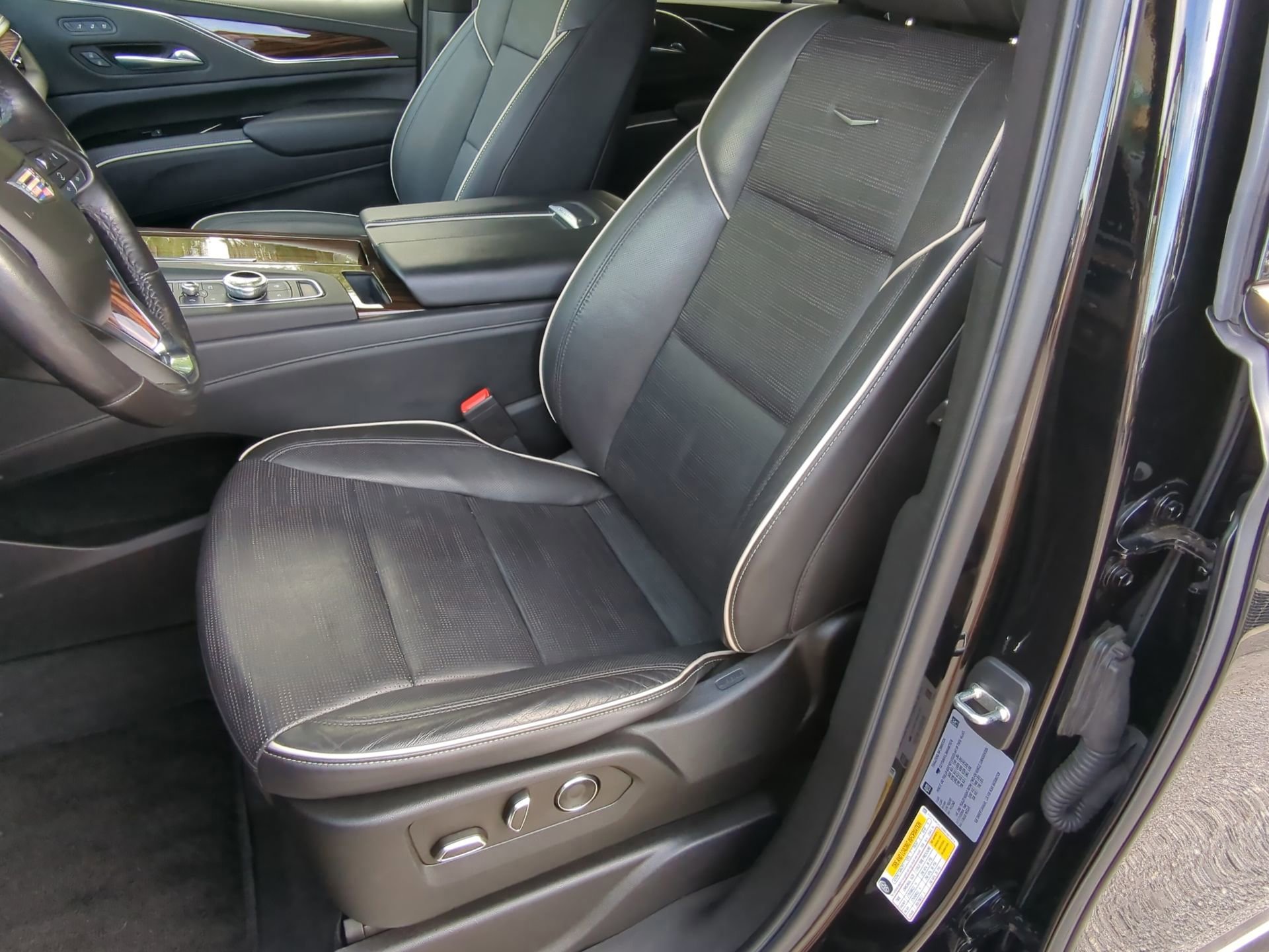 Used 2021 Cadillac Escalade ESV Premium Luxury AWD/4WD image 59