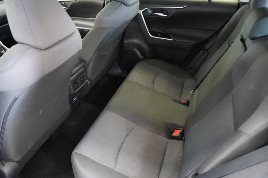 Used 2025 Toyota RAV4 XLE AWD/4WD image 29