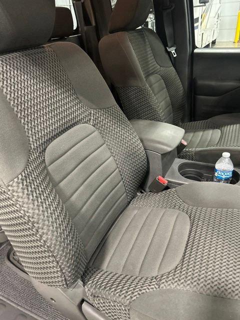 Used 2017 Nissan Frontier SV w/ SV Value Truck Package RWD image 9