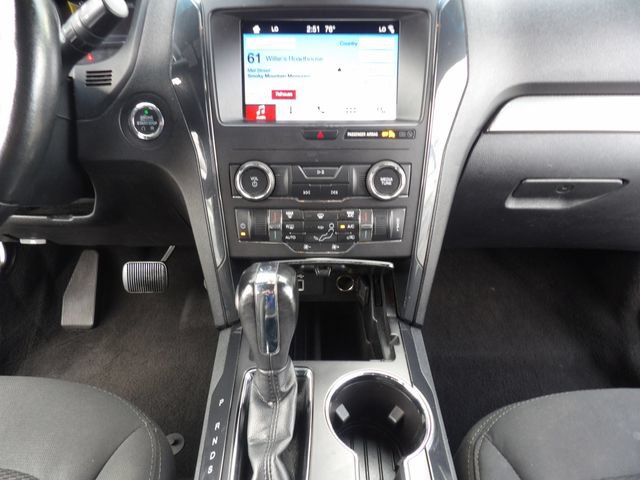 Certified 2019 Ford Explorer XLT w/ Equipment Group 201A FWD image 17