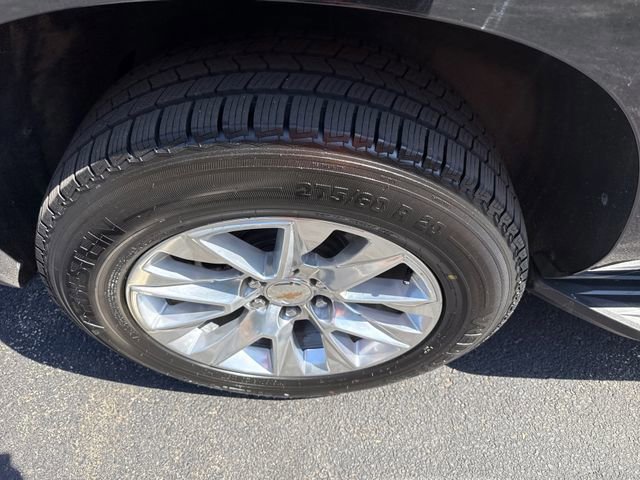 Used 2024 Chevrolet Suburban Premier image 13