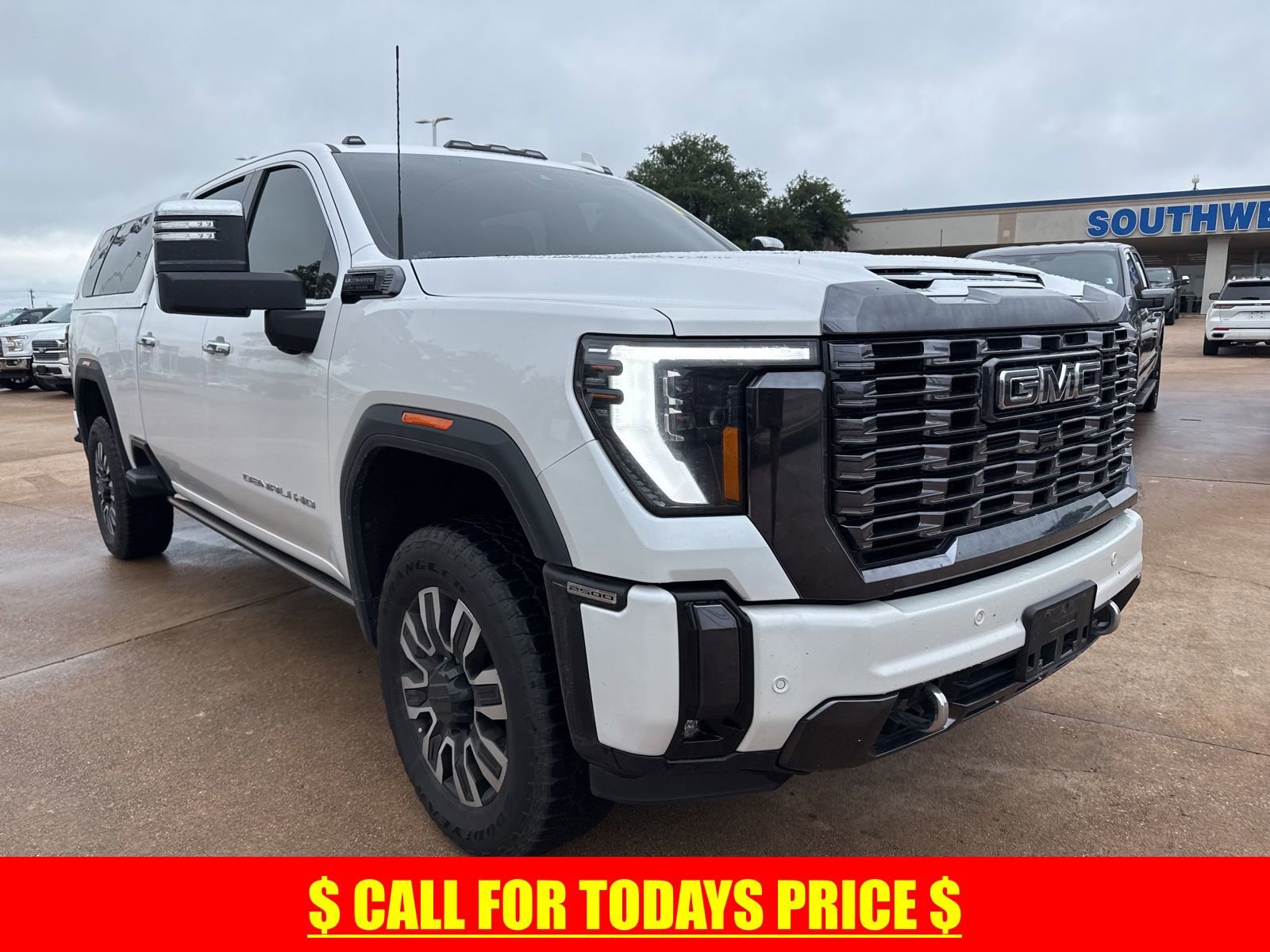 Used 2024 GMC Sierra 2500 Denali Ultimate AWD/4WD image 1
