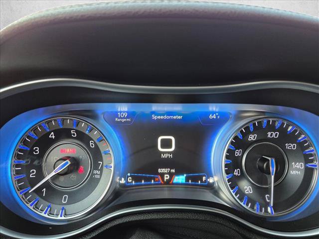 Used 2017 Chrysler 300 Limited AWD/4WD image 10