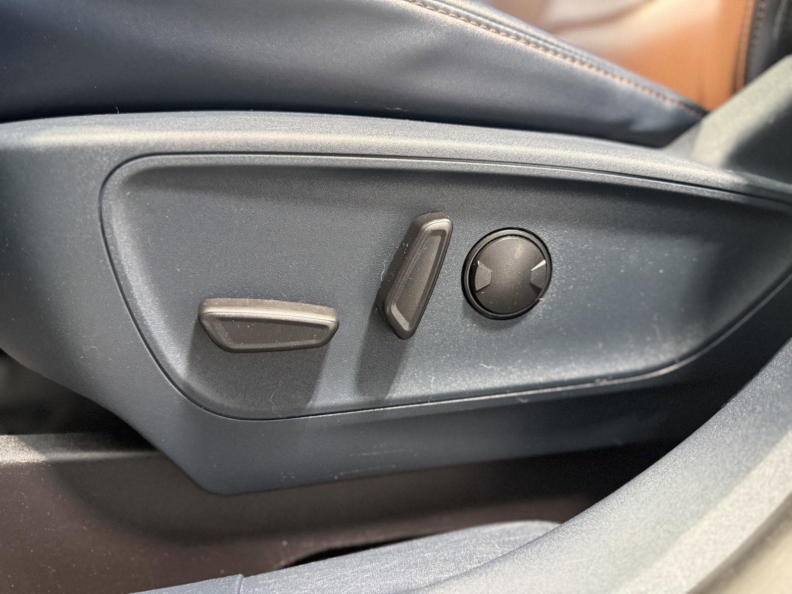 Certified 2022 Ford Maverick Lariat w/ Lariat Luxury Package image 27