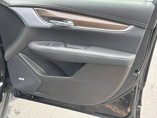 Used 2024 Cadillac XT6 Premium Luxury w/ Platinum Package FWD image 16