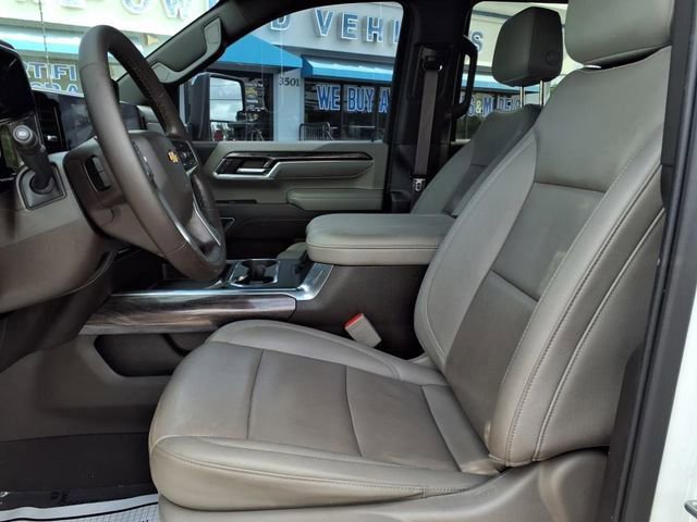 Used 2024 Chevrolet Silverado 3500 LTZ w/ LTZ Convenience Package image 13