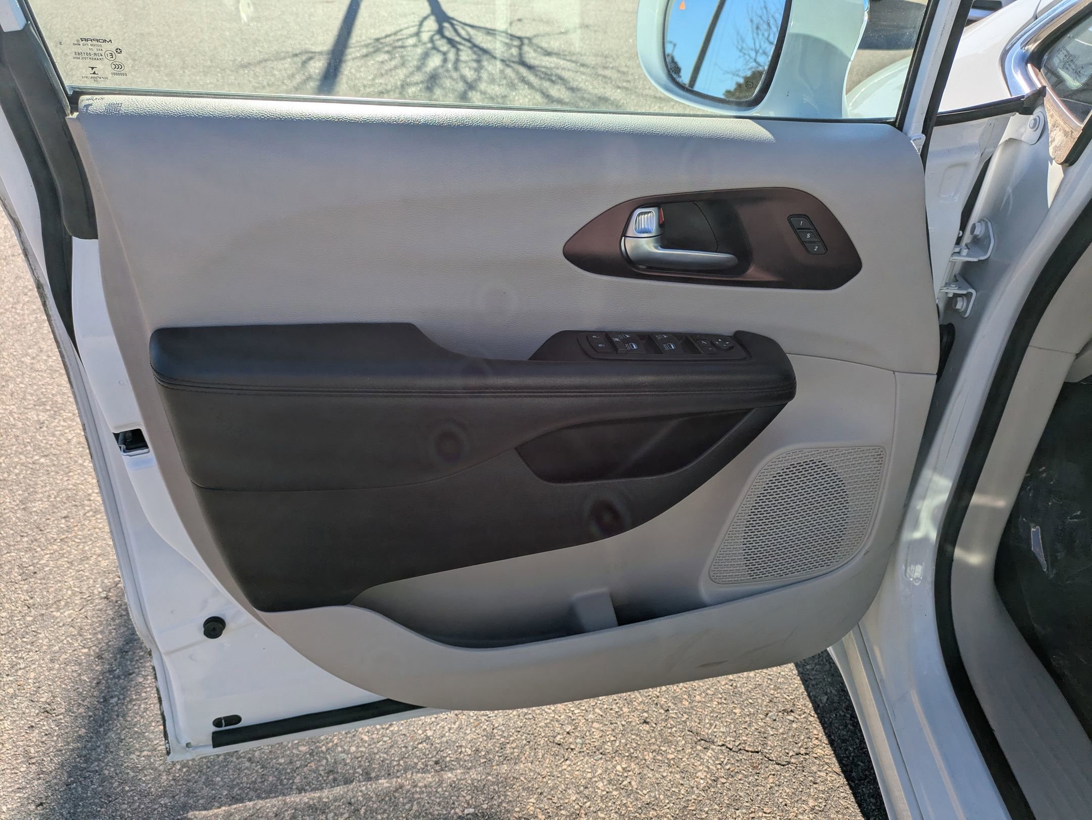 Used 2020 Chrysler Pacifica Limited image 12