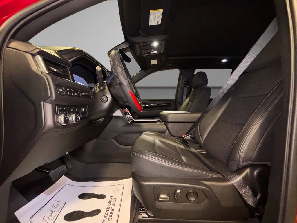 Used 2022 GMC Yukon Denali w/ Denali Premium Package AWD/4WD image 9
