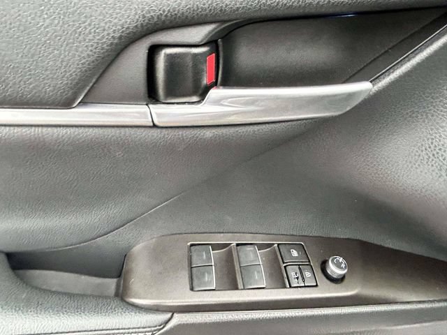 Used 2023 Toyota Camry XSE FWD image 16