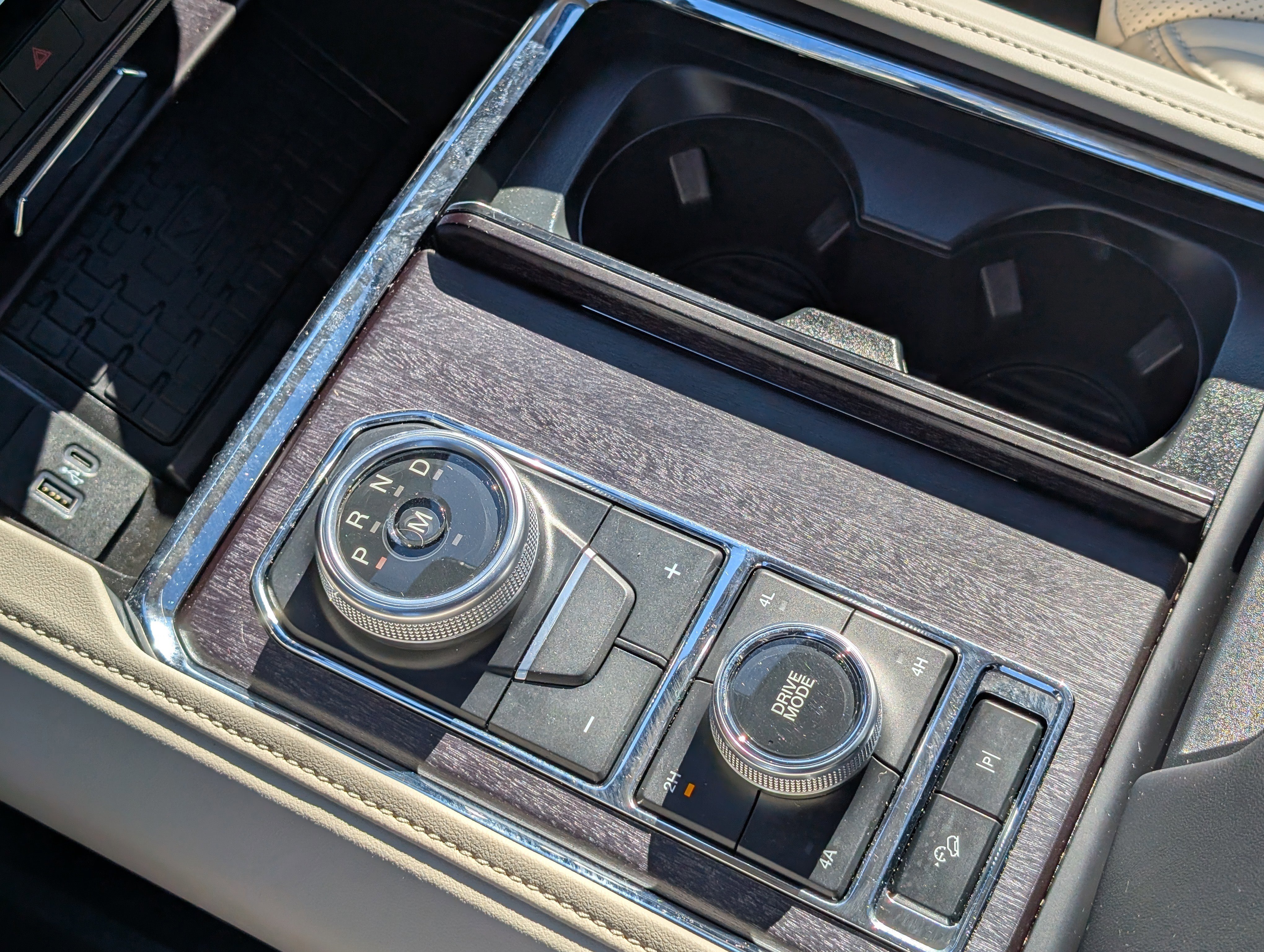 Certified 2024 Ford Expedition Max Platinum image 34