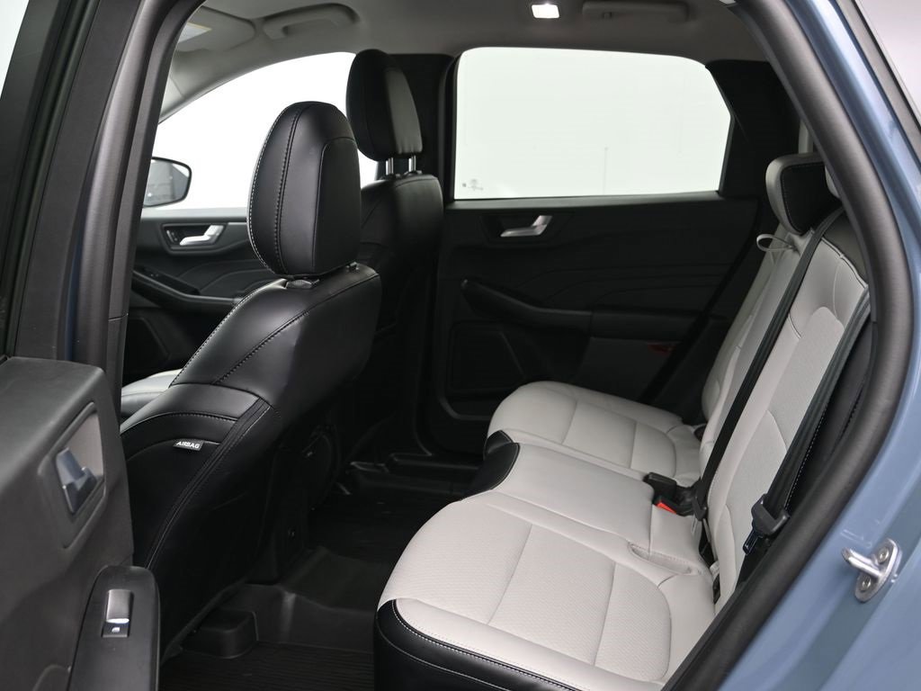 Certified 2025 Ford Escape SE w/ Class II Trailer Tow Package image 38