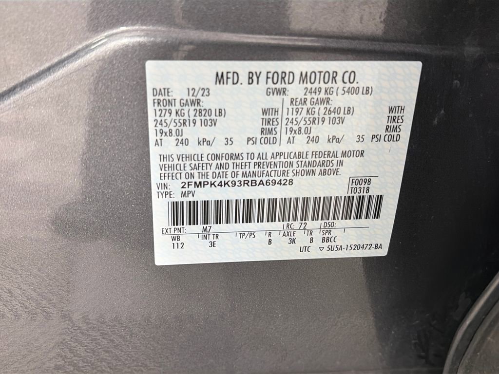 Certified 2024 Ford Edge Titanium AWD/4WD image 9