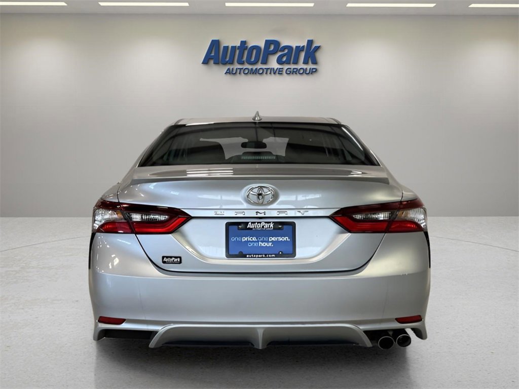 Used 2023 Toyota Camry SE image 4