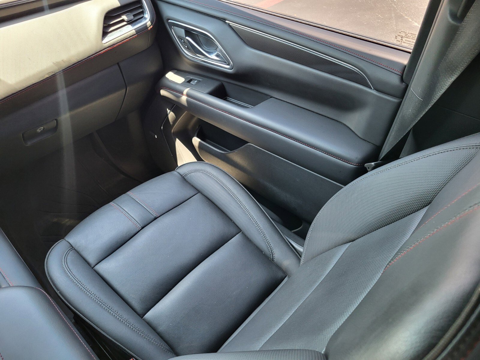 Used 2023 Chevrolet Tahoe RST w/ Luxury Package AWD/4WD image 16