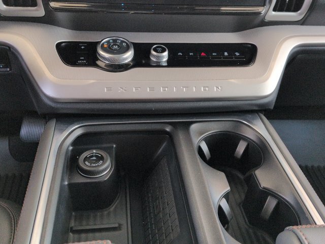 Certified 2025 Ford Expedition Active AWD/4WD image 23