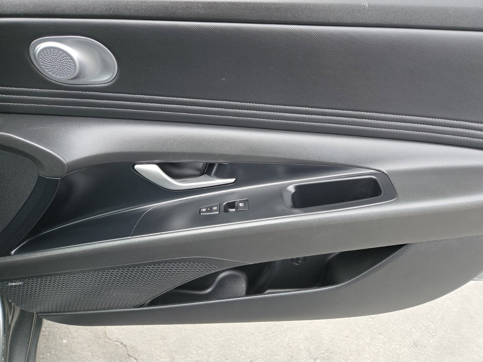 Used 2024 Hyundai Elantra Limited image 17