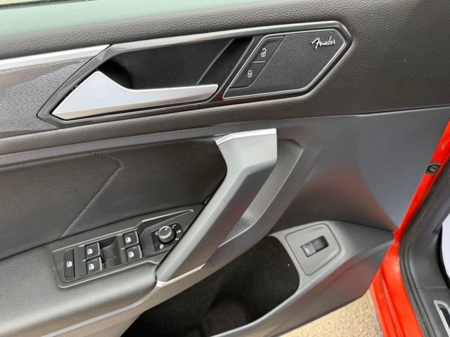 Used 2018 Volkswagen Tiguan SEL Premium FWD image 12