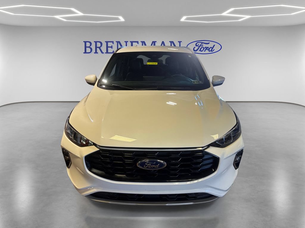 Certified 2023 Ford Escape ST-Line Elite AWD/4WD image 2