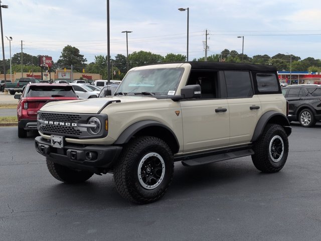 Certified 2025 Ford Bronco Badlands AWD/4WD image 8