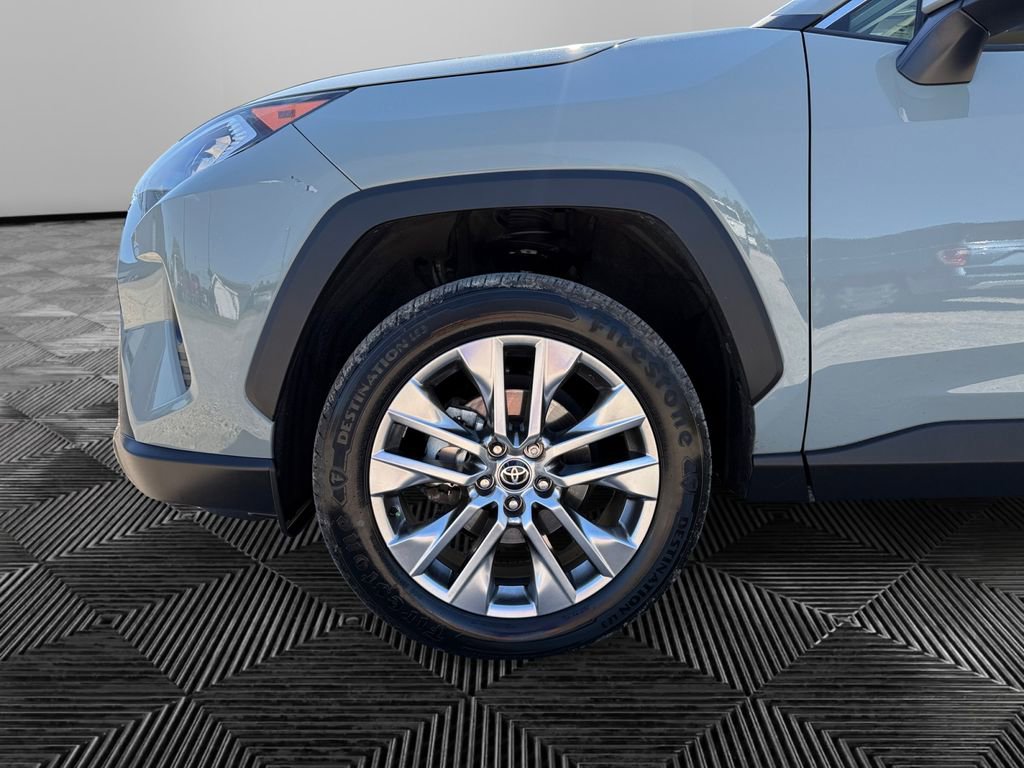 Used 2021 Toyota RAV4 XLE Premium FWD image 14