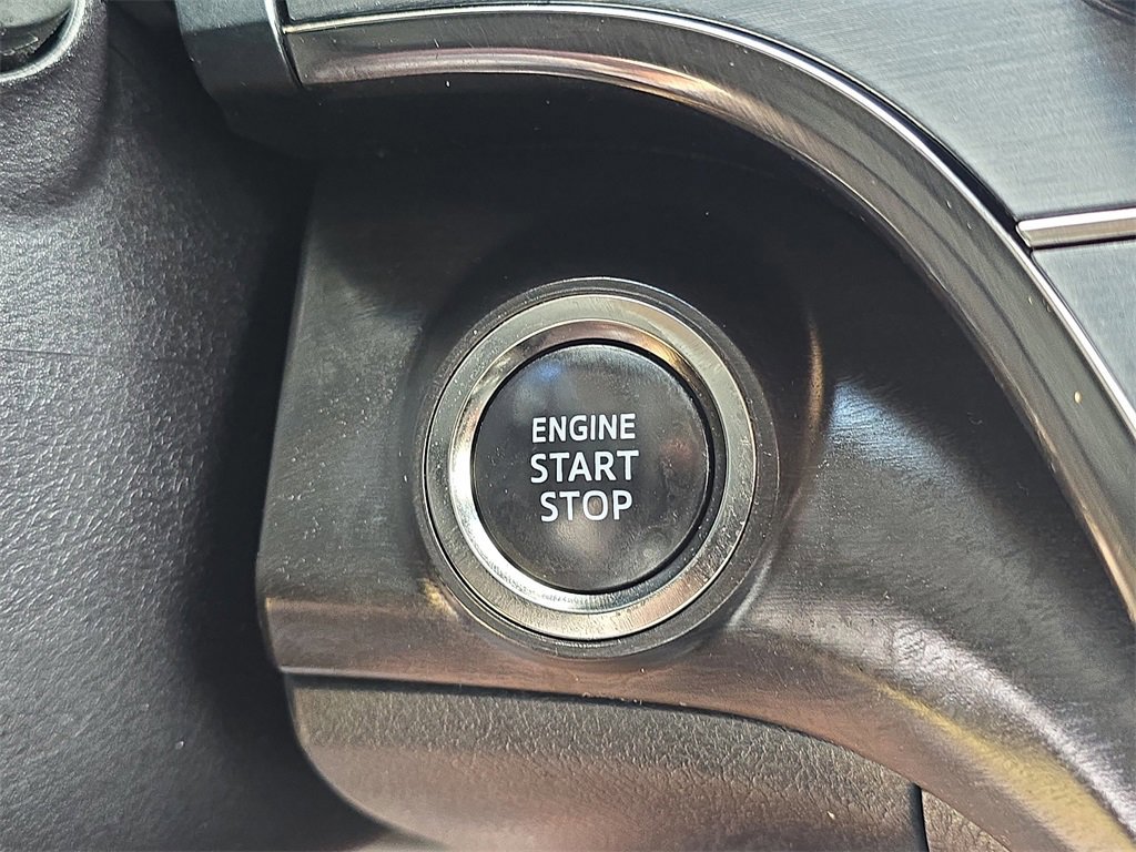 Used 2018 Toyota Avalon XLE image 24