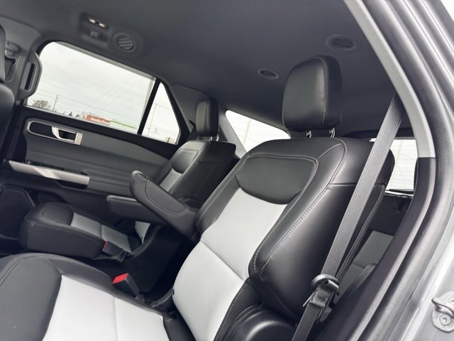 Certified 2022 Ford Explorer XLT w/ XLT Sport Appearance Package image 15